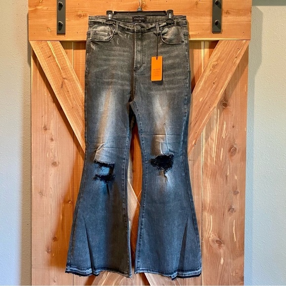 Risen High Rise & Wide Flare Jeans, Black Ombré, Size 1XL - Picture 4 of 12